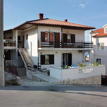 Apartment Vrbnik 5301B Екстериор снимка