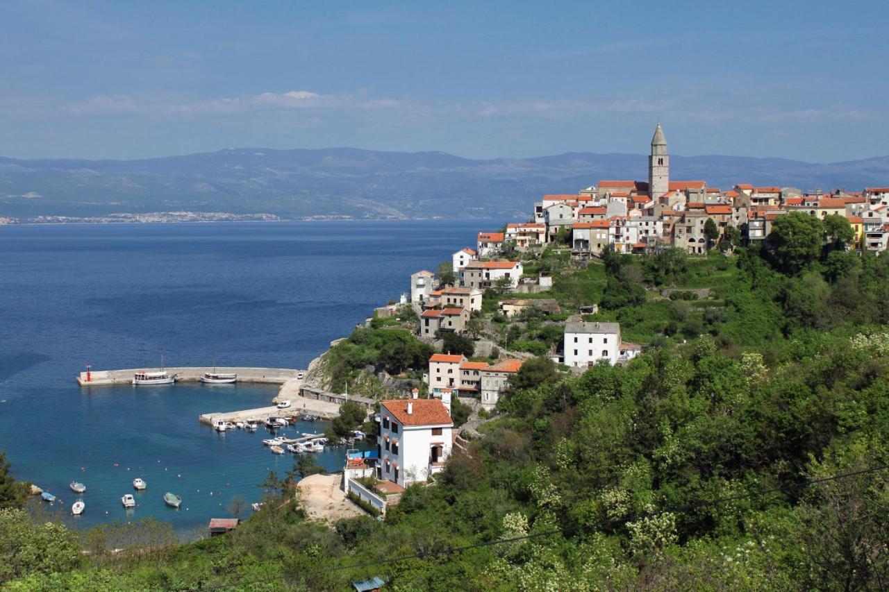 Apartment Vrbnik 5301B Екстериор снимка