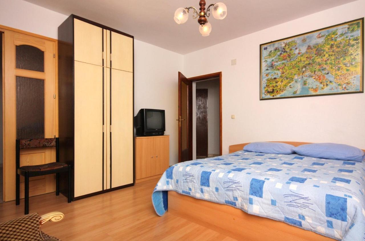 Apartment Vrbnik 5301B Екстериор снимка